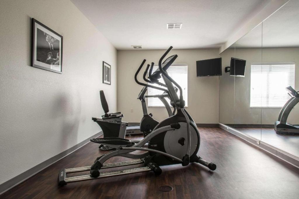 Sleep Inn & Suites Marshall - University Area Esterno foto